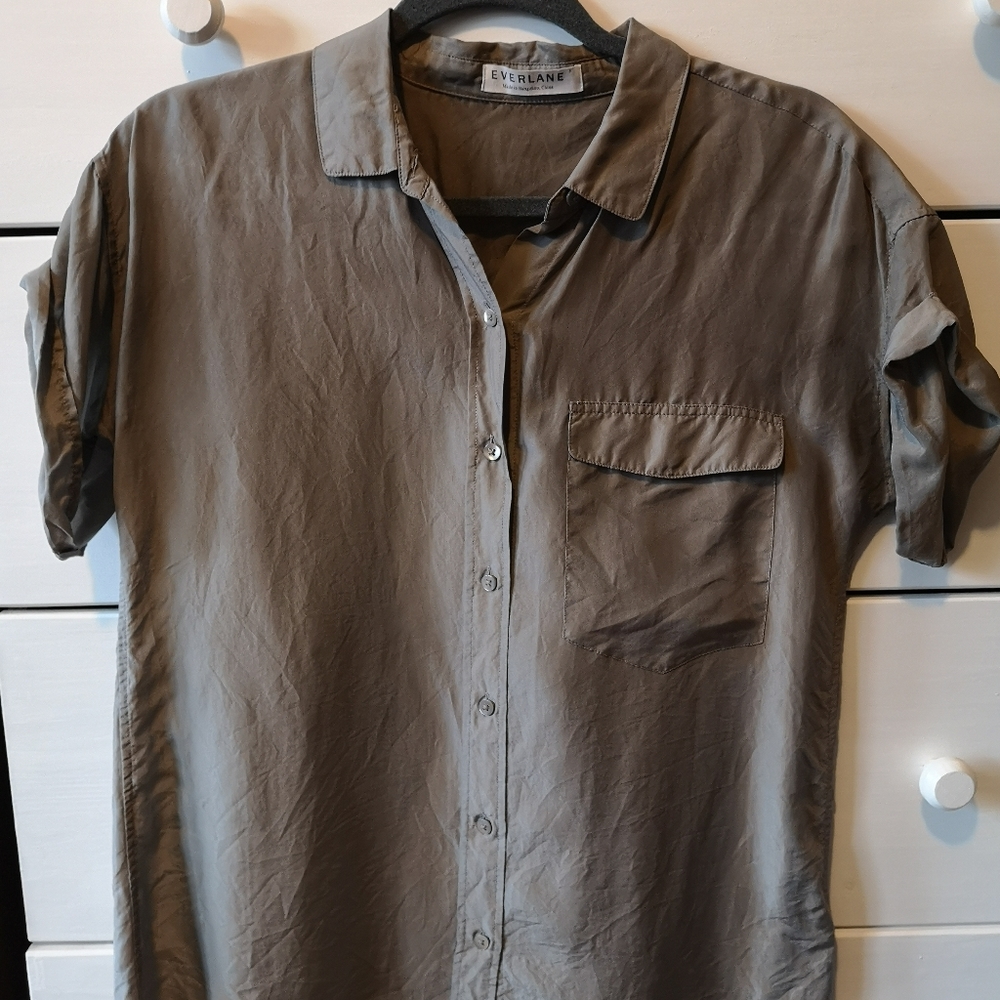 Everlane grey silk short blouse sz S